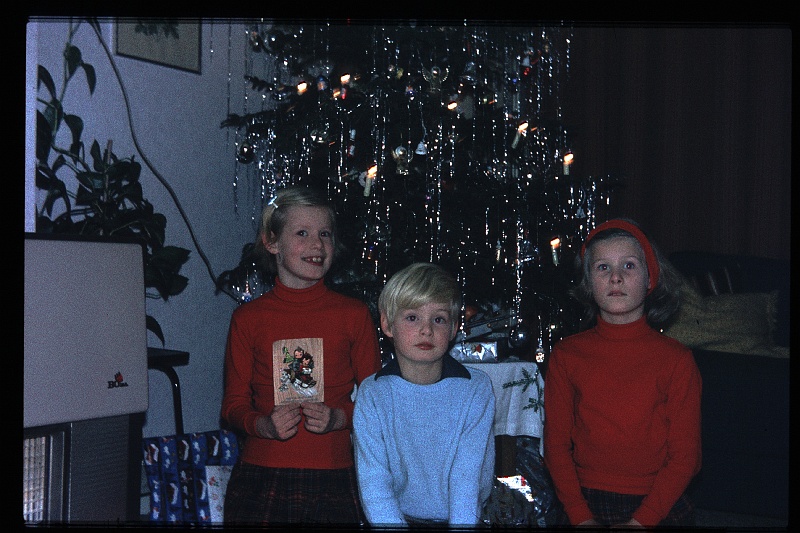 32.Delft dec 1970 Brigitte,Marion,Peter.JPG